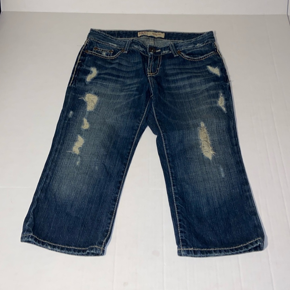 BKE Sabrina Women’s Size 27 Distressed Capri Jeans